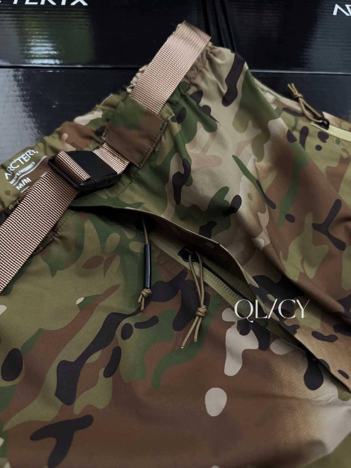 k 60 Arcteryx ALPHA Alpha Series LEAF Algpa Pant LT Same Style Quality， ！ ！ Breathable ， ！ PRINCIPAL MATERIALS GORE-TEX-BD 3L 40d Nylon Ripstop SCHOELLER Keprotec(instepreinforcement ， ， ， LEAF(Law Enforcement and Armed Forces) Premium ， ， ALPHALT ， 。 ， 。 ， 。 、 、 、 、 、 、 、 ！ ： Black Size：S-3XL